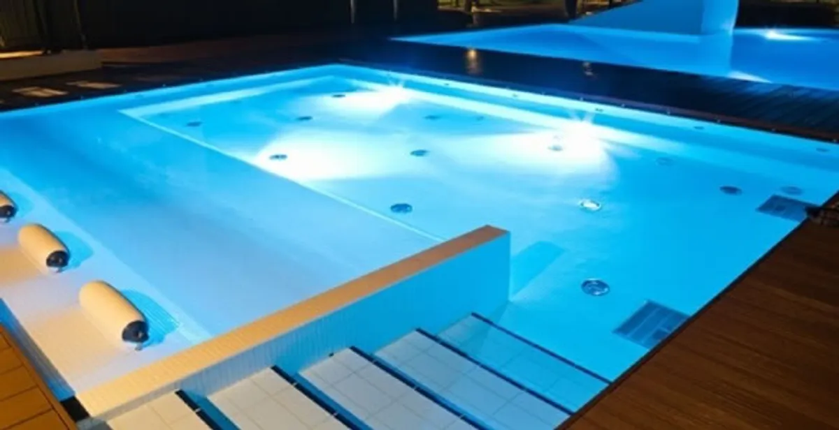 pool light installation and repair services providing modern illuminated pool lighting in Aurora, CO